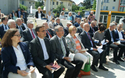 Grundsteinlegung bei Kaiserwetter