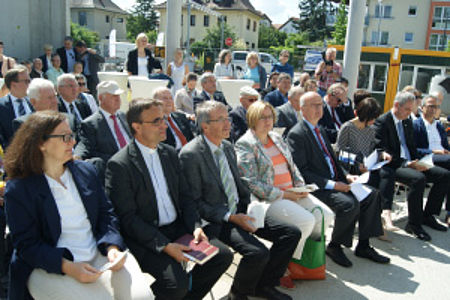 Grundsteinlegung bei Kaiserwetter