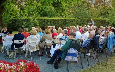 Heitere Sommerlektüre unter dem Nussbaum