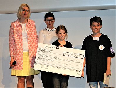 Mit Aliens für den Datenschutz: Grundschüler gewinnen MedienKompetenz-Preis der Heinrich-Vetter-Stiftung