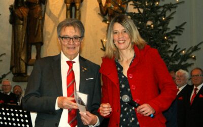Plakette für Edinger bei Benefiz-Konzert