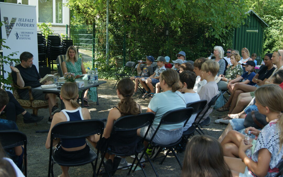 Junge Literatur unterm Nussbaum